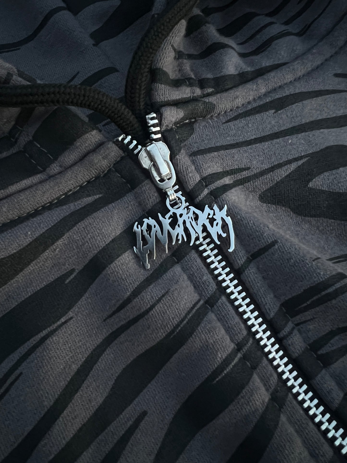 zebra zip grey